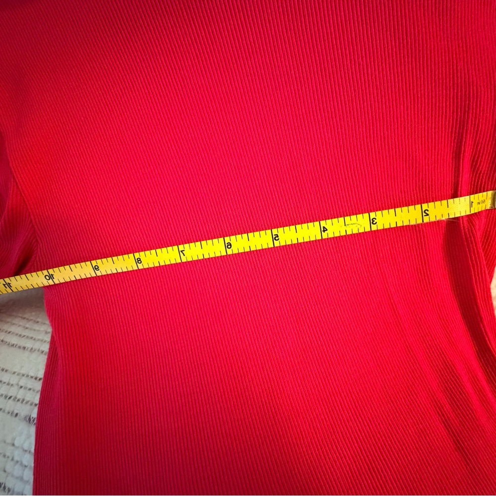 Uniqlo Magenta HEAT TECH Turtleneck - Picture 6 of 6